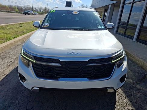 Used 2024 Kia Seltos EX AWD/4WD image 2