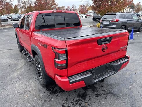 Used 2022 Nissan Frontier PRO-4X image 9