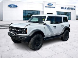 New 2026 Ford Bronco Outer Banks w/ Sasquatch Package AWD/4WD video 1