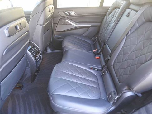 Certified 2023 BMW X7 xDrive40i w/ Premium Package image 15