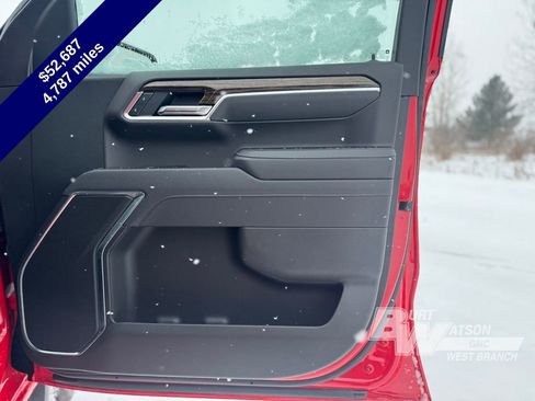 Used 2025 GMC Sierra 1500 Elevation image 13