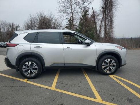 Certified 2023 Nissan Rogue SV image 8
