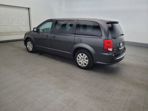 Used 2018 Dodge Grand Caravan SE FWD image 3