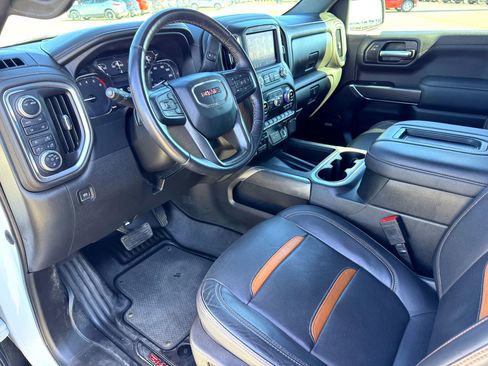 Used 2022 GMC Sierra 1500 AT4 w/ AT4 Premium Package image 11