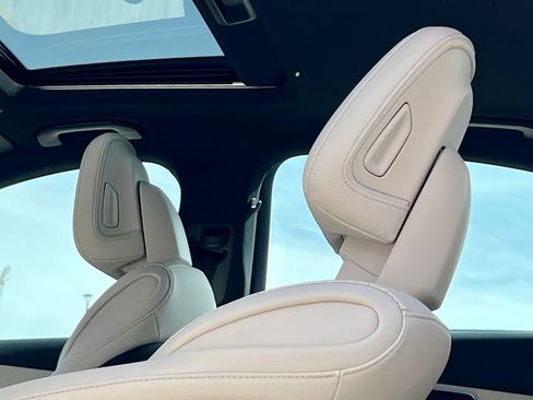 Certified 2024 Mercedes-Benz C 300 4MATIC Sedan image 23