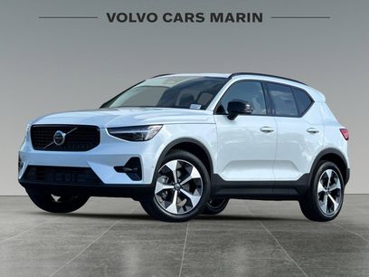 New 2025 Volvo XC40 B5 Plus w/ Protection Package Premier
