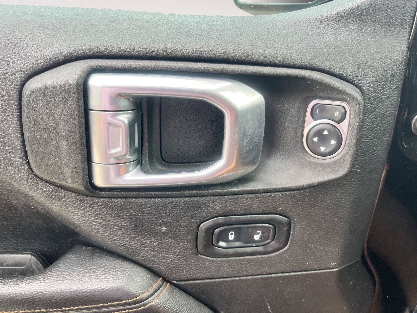 Used 2022 Jeep Gladiator Mojave w/ LED Lighting Group AWD/4WD image 12