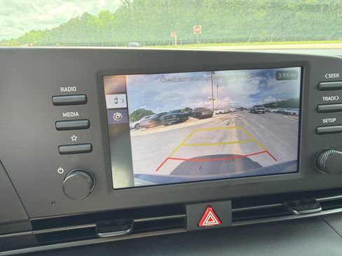 Certified 2025 Hyundai Elantra Sport FWD image 29