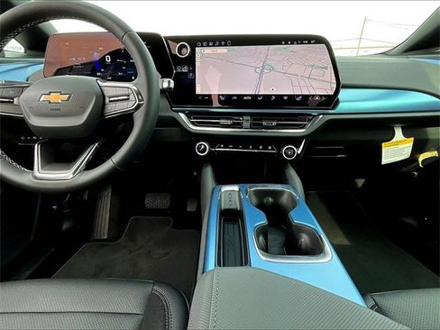 New 2026 Chevrolet Equinox EV LT image 8