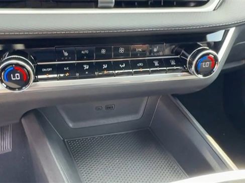 New 2026 Chevrolet Equinox LT w/ Convenience Package II image 15