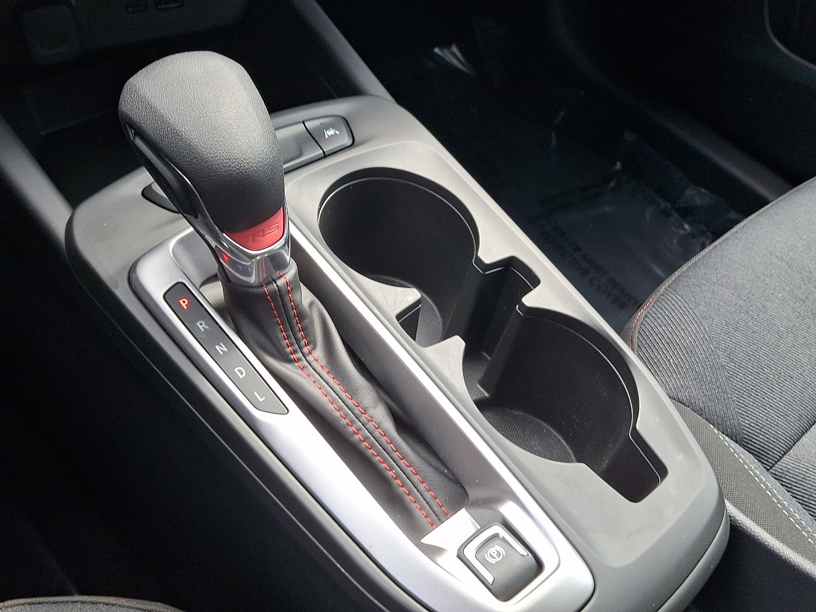 Used 2024 Chevrolet Trax RS FWD image 14