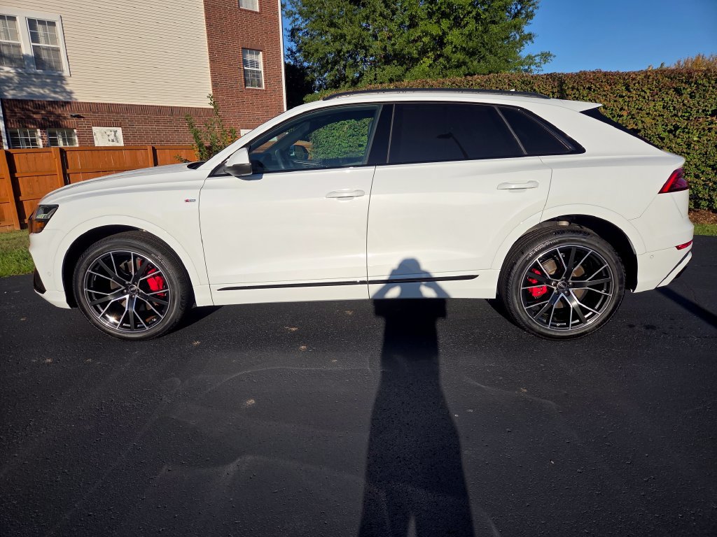 Used 2023 Audi Q8 Premium Plus AWD/4WD image 7