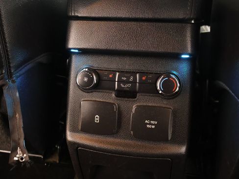 Used 2016 Ford Explorer Limited w/ Equipment Group 301A FWD image 17