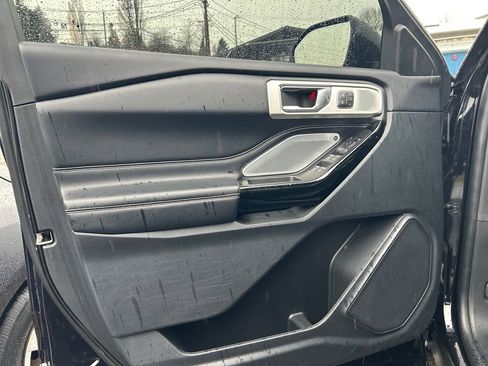 Used 2022 Ford Explorer ST w/ ST Street Pack image 22