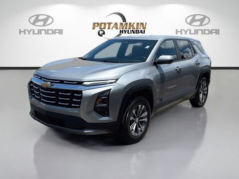 Used 2025 Chevrolet Equinox LT w/ Safety and Technology Package FWD image 1
