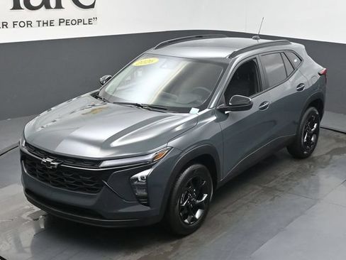 Used 2026 Chevrolet Trax LT w/ Driver Confidence Package FWD image 46