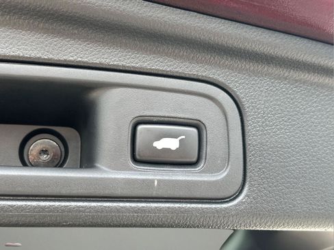 Used 2021 Honda Pilot Touring image 6