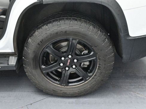 Used 2023 GMC Acadia AT4 w/ LPO, 'HIT The Road' Package AWD/4WD image 41