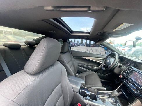 Used 2017 Honda Accord EX image 3