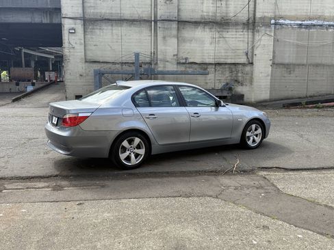 Used 2007 BMW 530xi Sedan AWD/4WD image 10