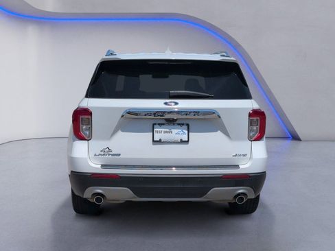 Used 2023 Ford Explorer Limited AWD/4WD image 4
