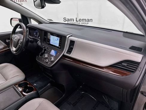 Used 2020 Toyota Sienna Limited Premium FWD image 33