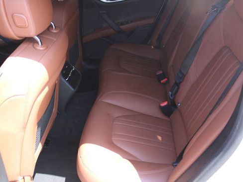 Used 2018 Maserati Ghibli image 14