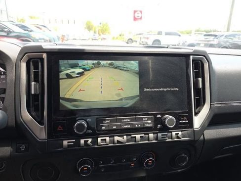 Used 2025 Nissan Frontier SV RWD image 20