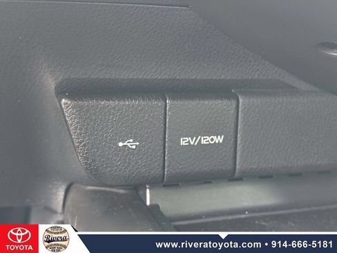 Used 2023 Toyota Camry SE FWD image 23