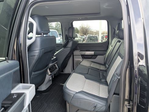 Used 2024 Ford F450 Limited image 31