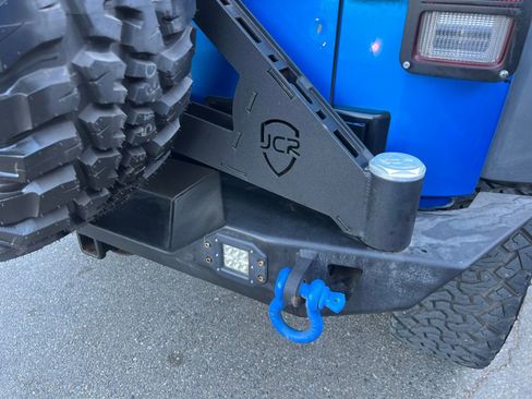 Used 2016 Jeep Wrangler Unlimited Sport w/ Connectivity Group AWD/4WD image 4