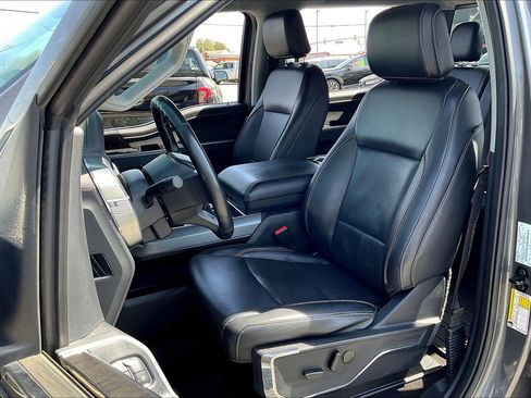 Used 2022 Ford F150 Lariat image 23