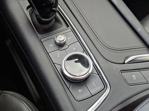 Certified 2025 Cadillac XT6 Premium Luxury image 19