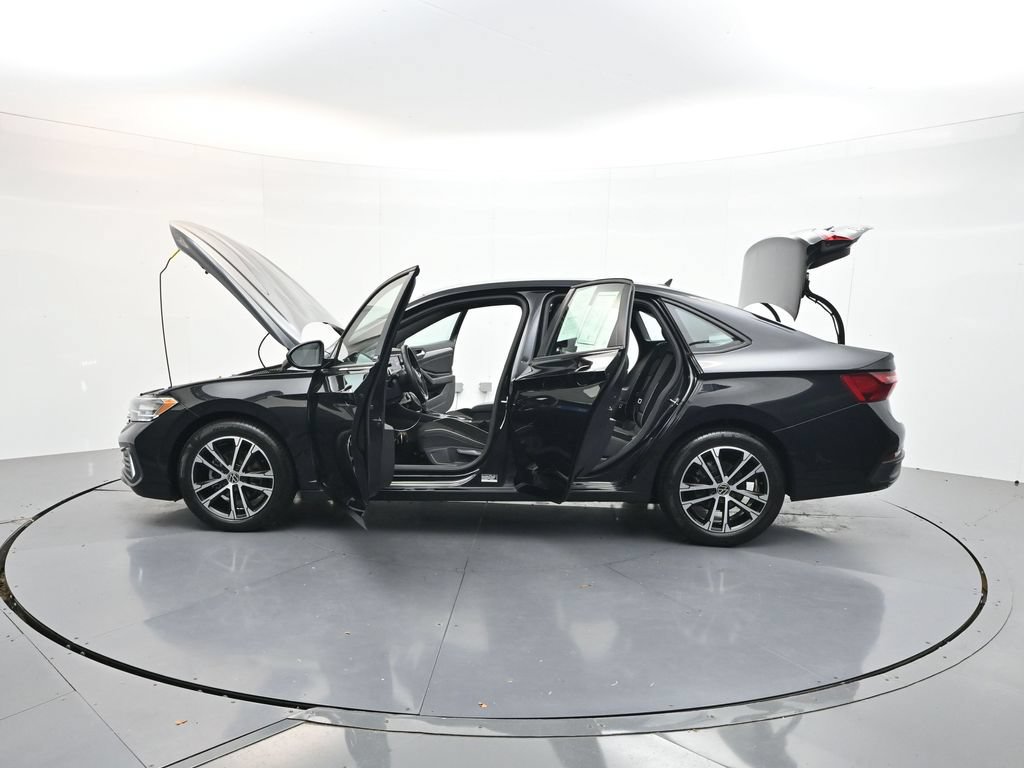 Used 2024 Volkswagen Jetta Sport FWD image 34