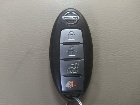 Used 2016 Nissan Rogue SL w/ SL Premium Package FWD image 32