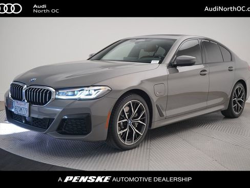 Used 2022 BMW 530e w/ Premium Package image 1