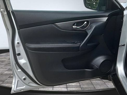 Used 2015 Nissan Rogue SV AWD/4WD image 21