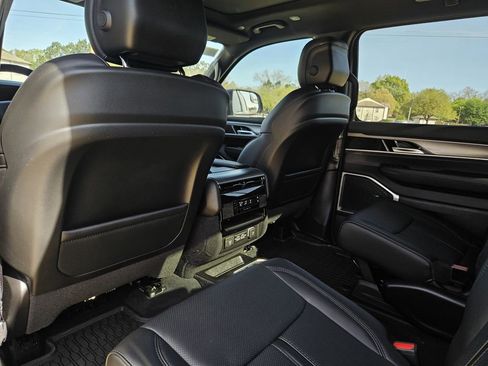 New 2026 Jeep Grand Wagoneer 4WD image 39
