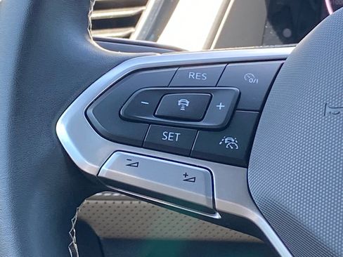 Certified 2024 Volkswagen Atlas Cross Sport SE AWD/4WD image 6