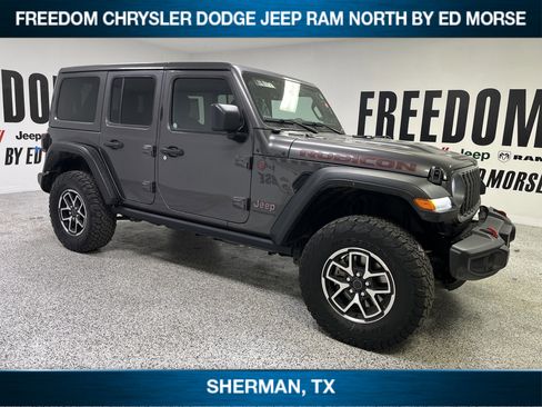 Used 2025 Jeep Wrangler Unlimited Rubicon image 3