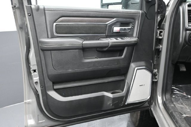 New 2026 RAM 3500 Laramie AWD/4WD image 22
