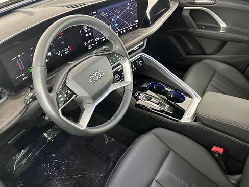 Used 2025 Audi Q5 Premium w/ 19" Wheel Package image 9