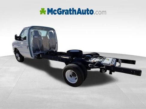 New 2026 Ford E-450 and Econoline 450 Super Duty w/ Ambulance Prep Package RWD image 3