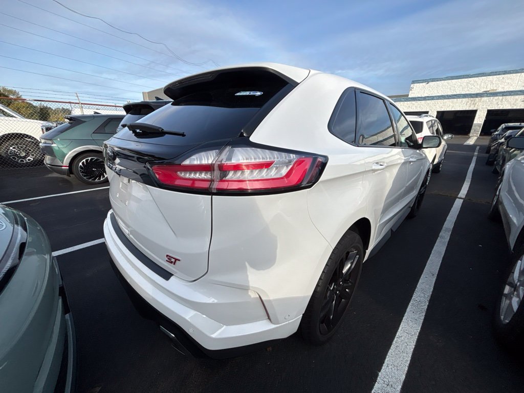 Used 2021 Ford Edge ST w/ Equipment Group 401A AWD/4WD image 3