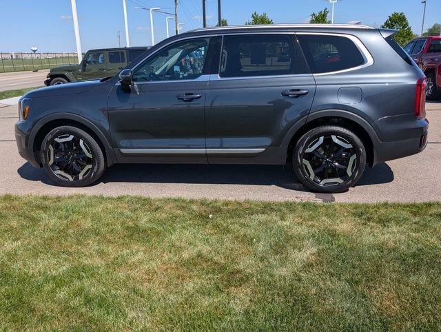 Used 2023 Kia Telluride S w/ S Sunroof Package AWD/4WD image 10