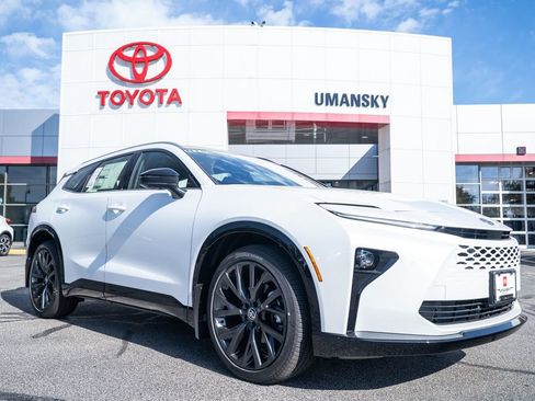 New 2025 Toyota Crown Signia w/ Advanced Technology Package image 1