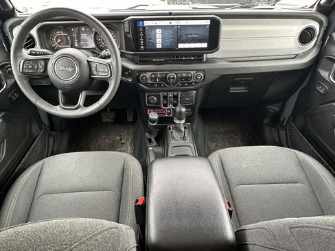 Used 2024 Jeep Wrangler Unlimited Sport AWD/4WD image 14