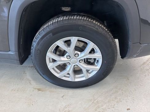 Used 2023 Jeep Grand Cherokee L Limited w/ Luxury Tech Group II image 6