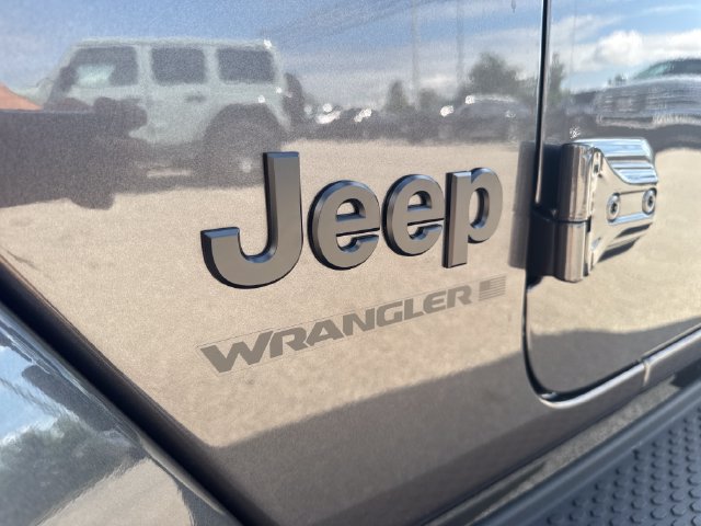 New 2027 Jeep Wrangler Unlimited Sahara AWD/4WD image 10