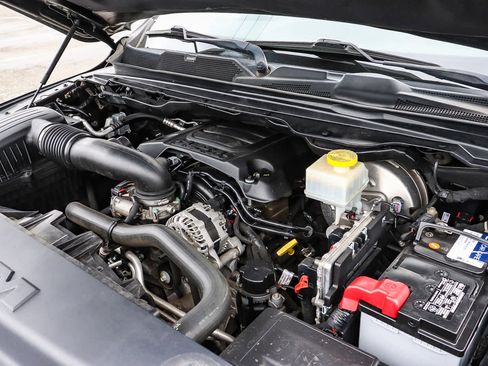 Used 2019 RAM 1500 Laramie RWD image 34